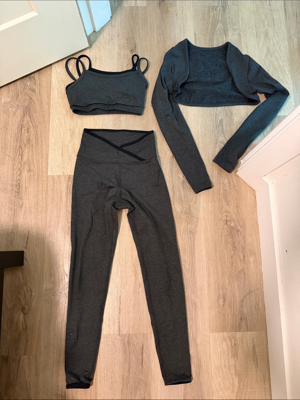 Strut this Charcoal Gray 3-Piece Activewear Set
